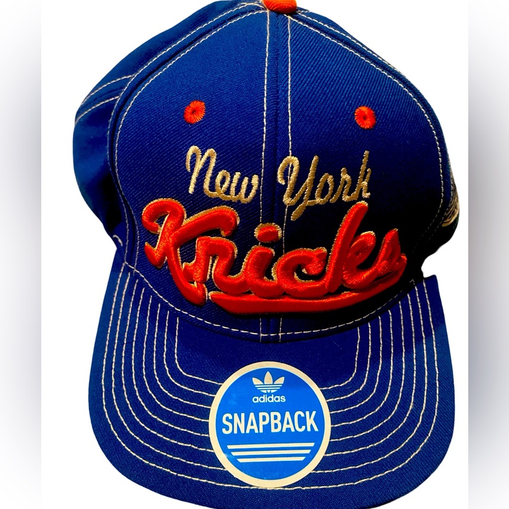 New York Knicks ADIDAS Snapback NWT